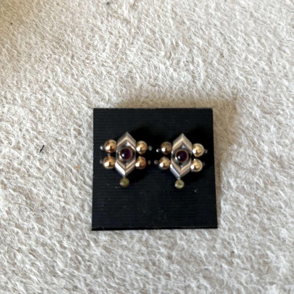 Beautiful antique amethyst .925 pierced earring